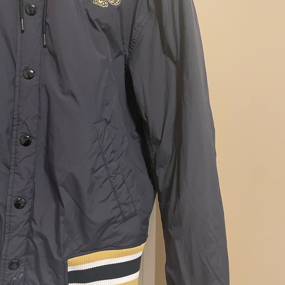 Toronto Raptors Nike Black/Gold City Edition Courtside Bomber Jacket Mens Small - Picture 3 of 5